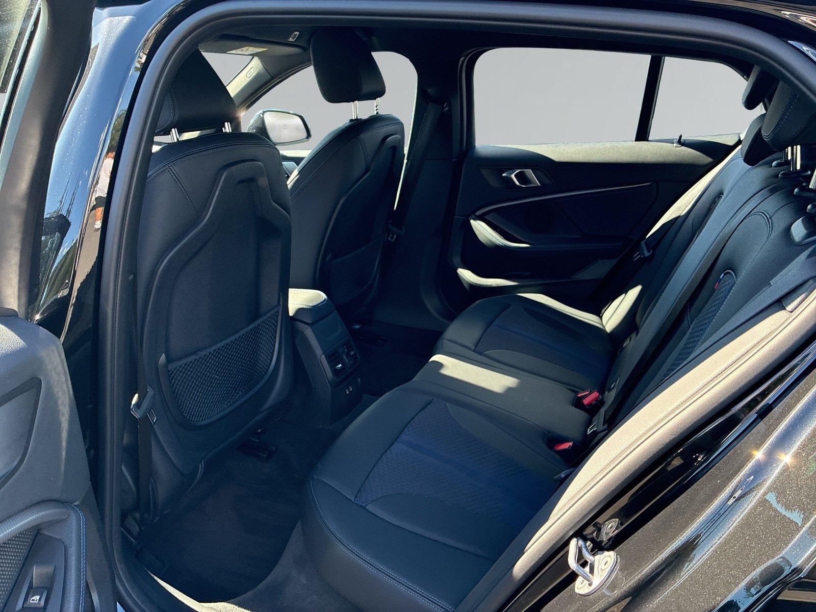 BMW 118 2022 г. Чёрный, пробег 47990 км