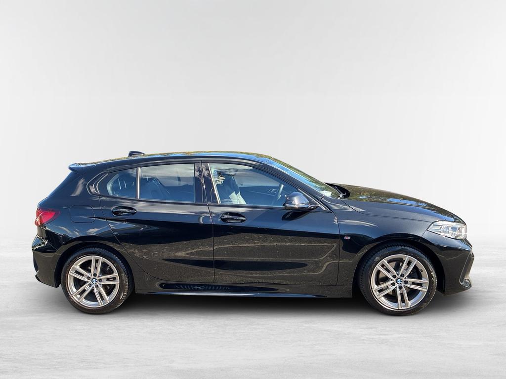 BMW 118 2022 г. Чёрный, пробег 47990 км