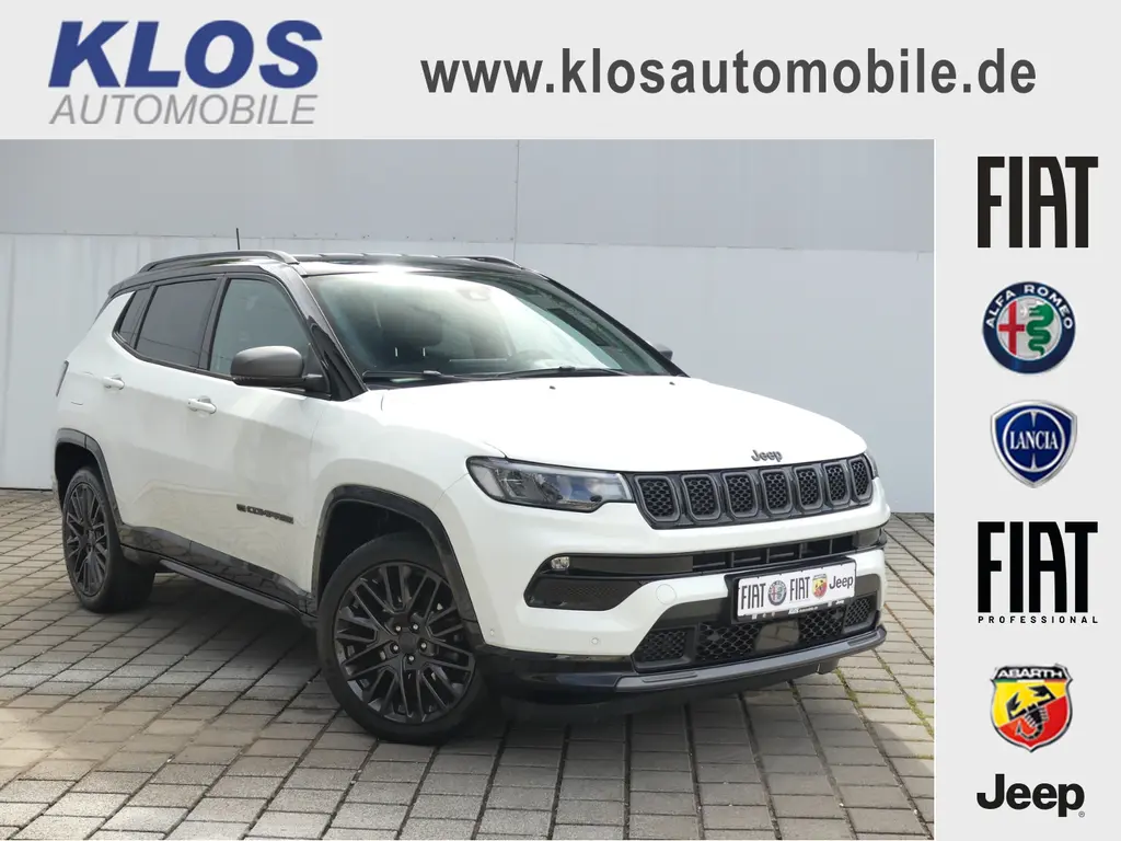 Jeep Compass 2022 г. Белый, пробег 35700 км