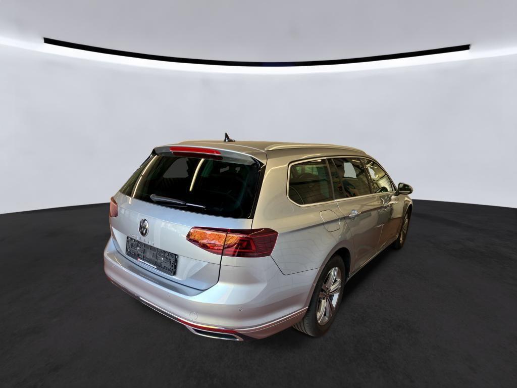 Volkswagen PASSAT VARIANT 2023 г. Серебристый, пробег 56000 км