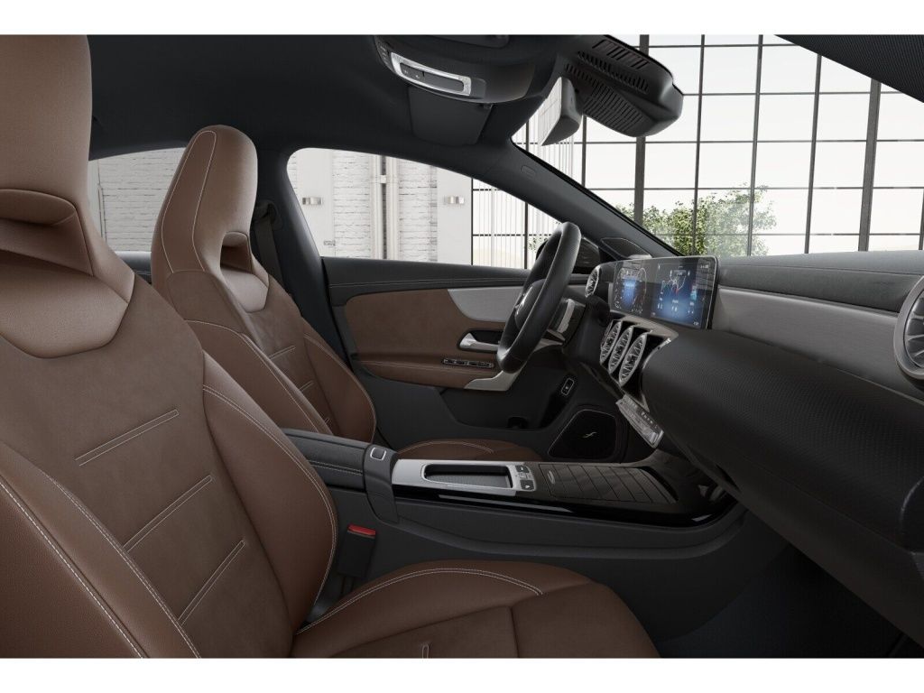 Mercedes-Benz CLA 220 2023 г. Чёрный, пробег 50211 км