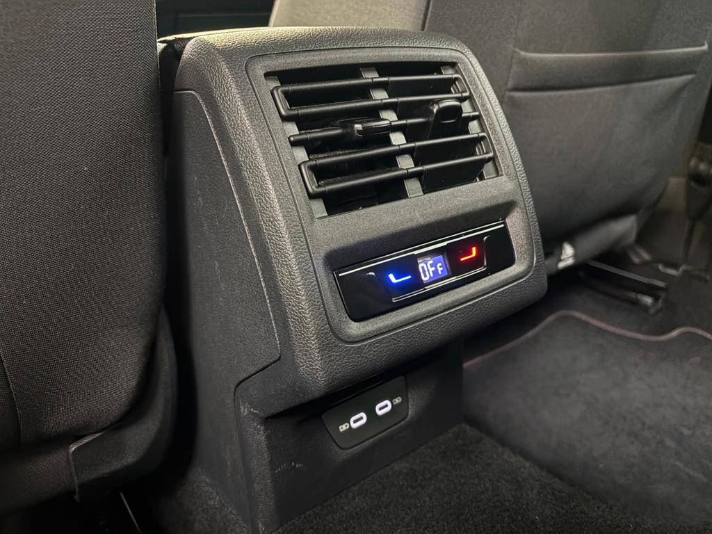 Volkswagen Golf 2022 г. Чёрный, пробег 49636 км