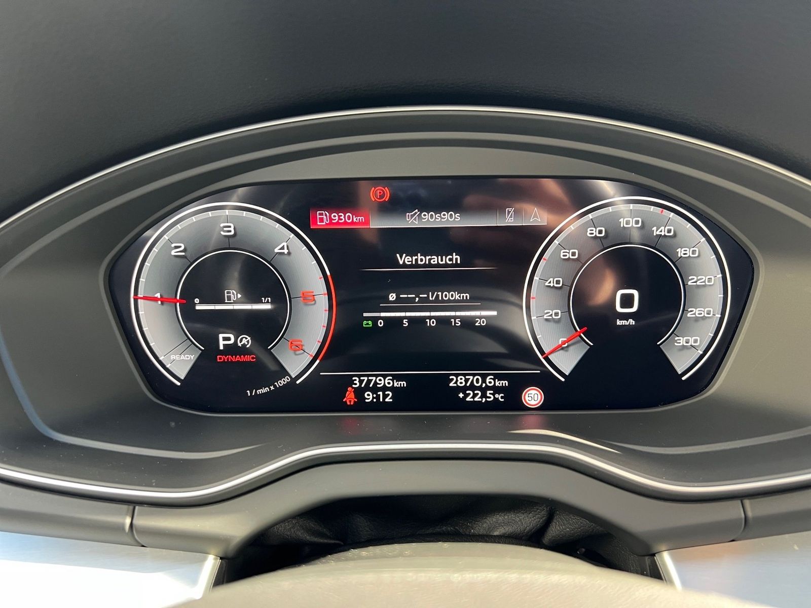 Audi Q5 2024 г. Чёрный, пробег 37795 км