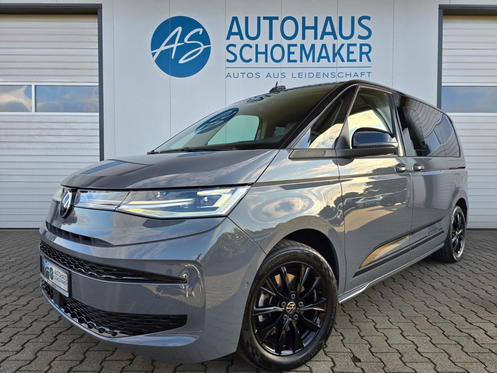 Volkswagen T7 MULTIVAN 2025 г. Серый, пробег 27800 км
