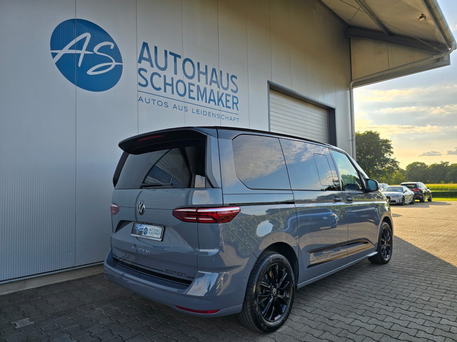 Volkswagen T7 MULTIVAN 2025 г. Серый, пробег 27800 км