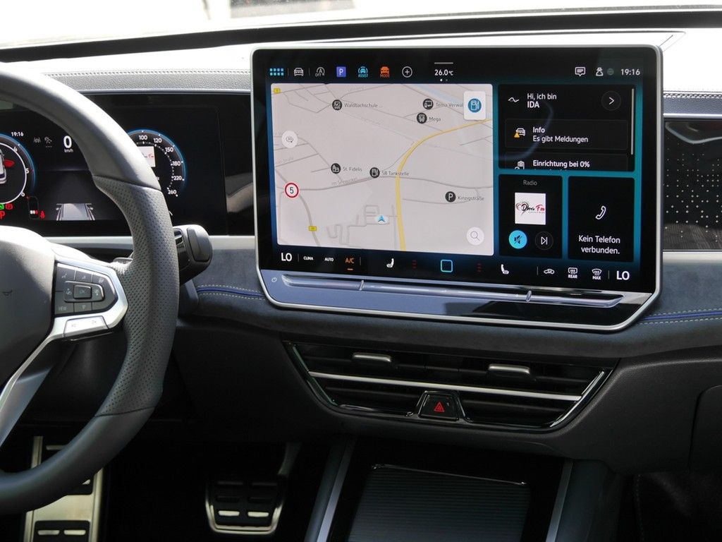 Volkswagen Passat 2025 г. Серый, пробег 42000 км