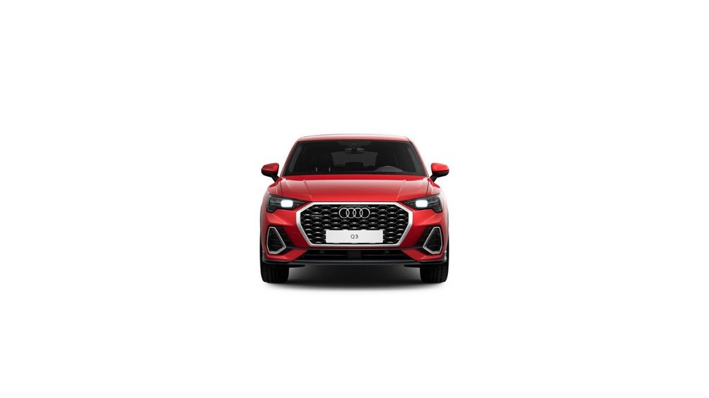 Audi Q3 2022 г. Красный, пробег 52400 км