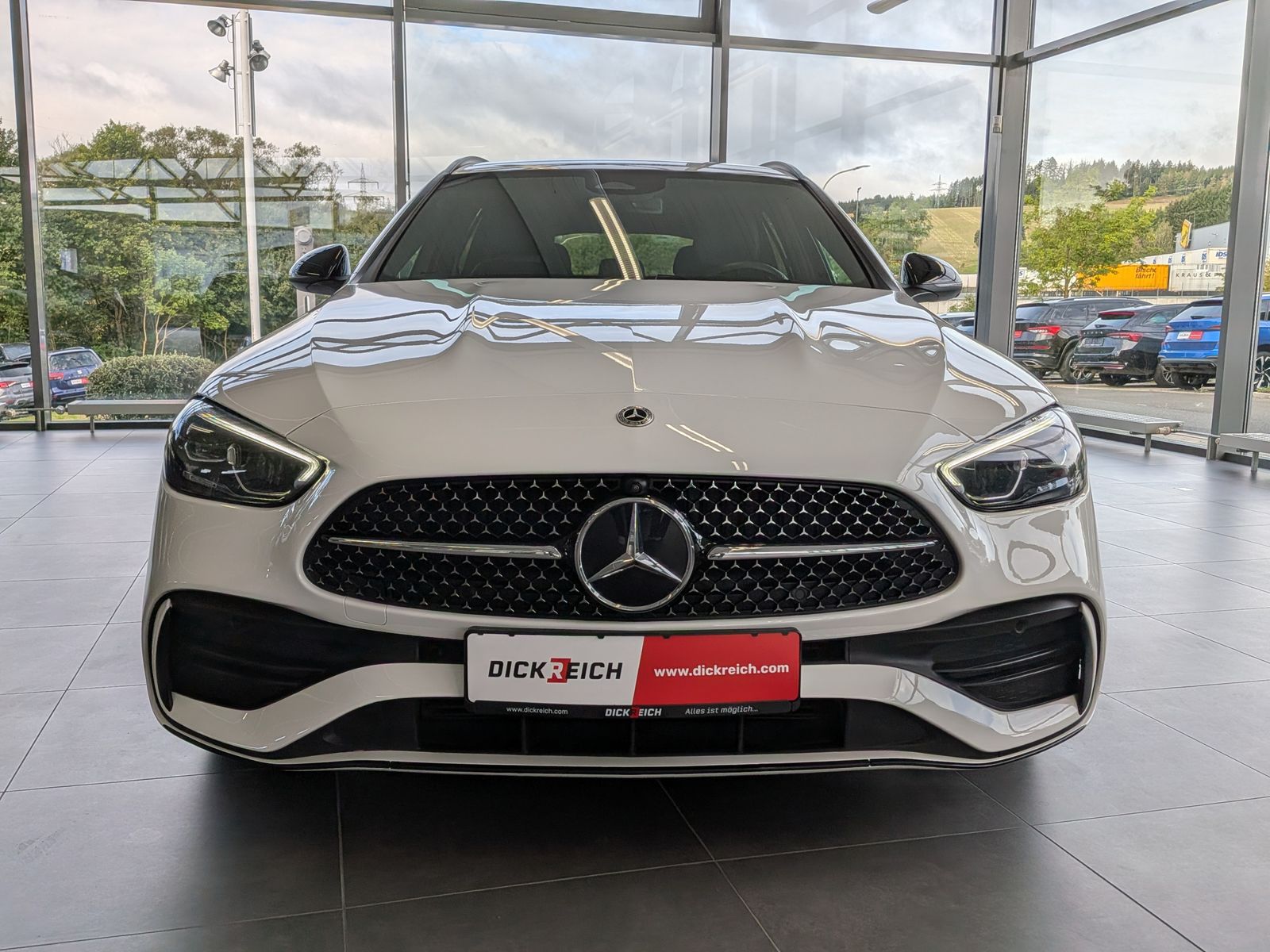 Mercedes-Benz C 220 2025 г. Белый, пробег 49862 км