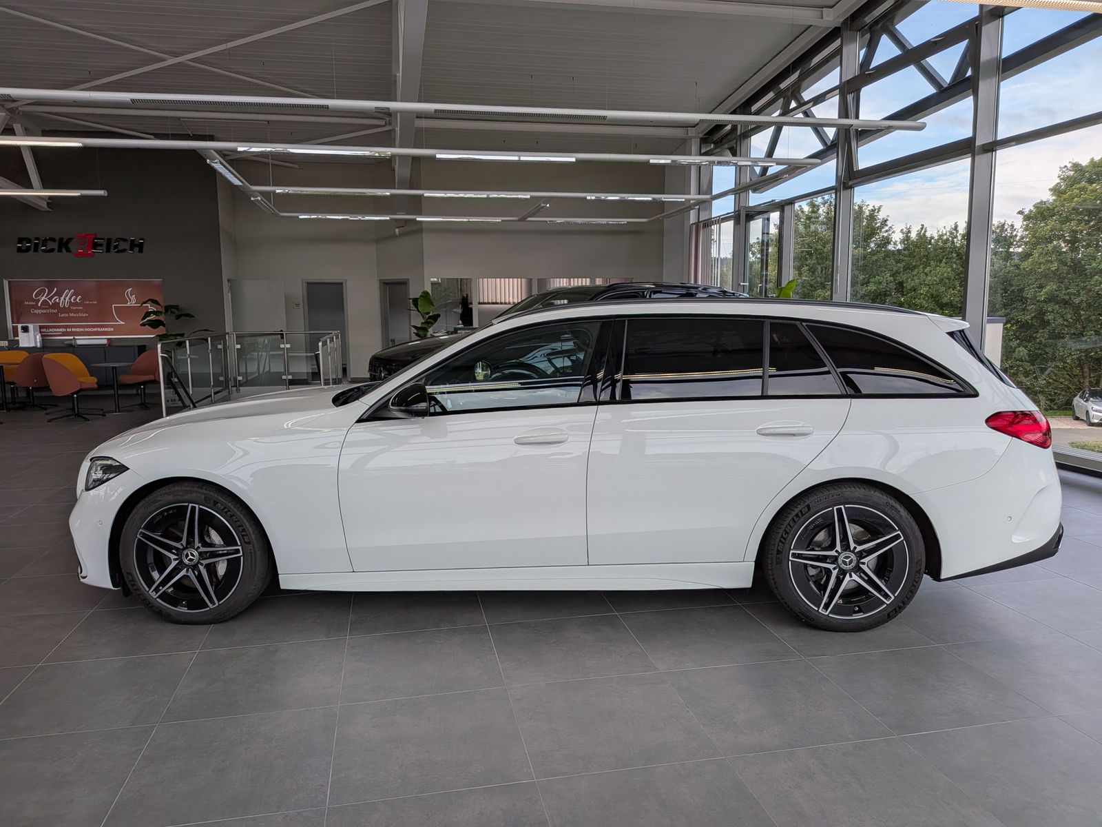 Mercedes-Benz C 220 2025 г. Белый, пробег 49862 км