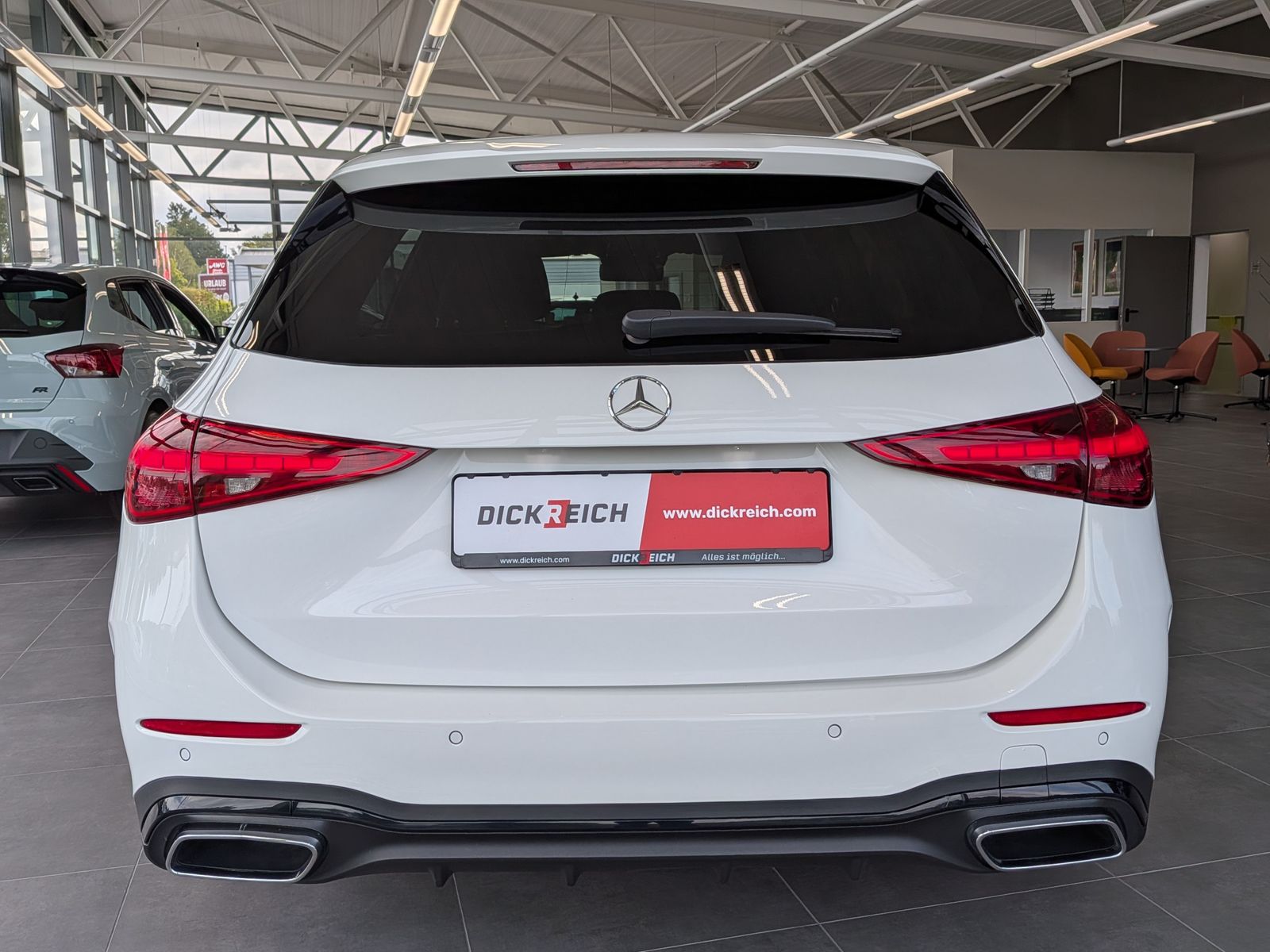 Mercedes-Benz C 220 2025 г. Белый, пробег 49862 км