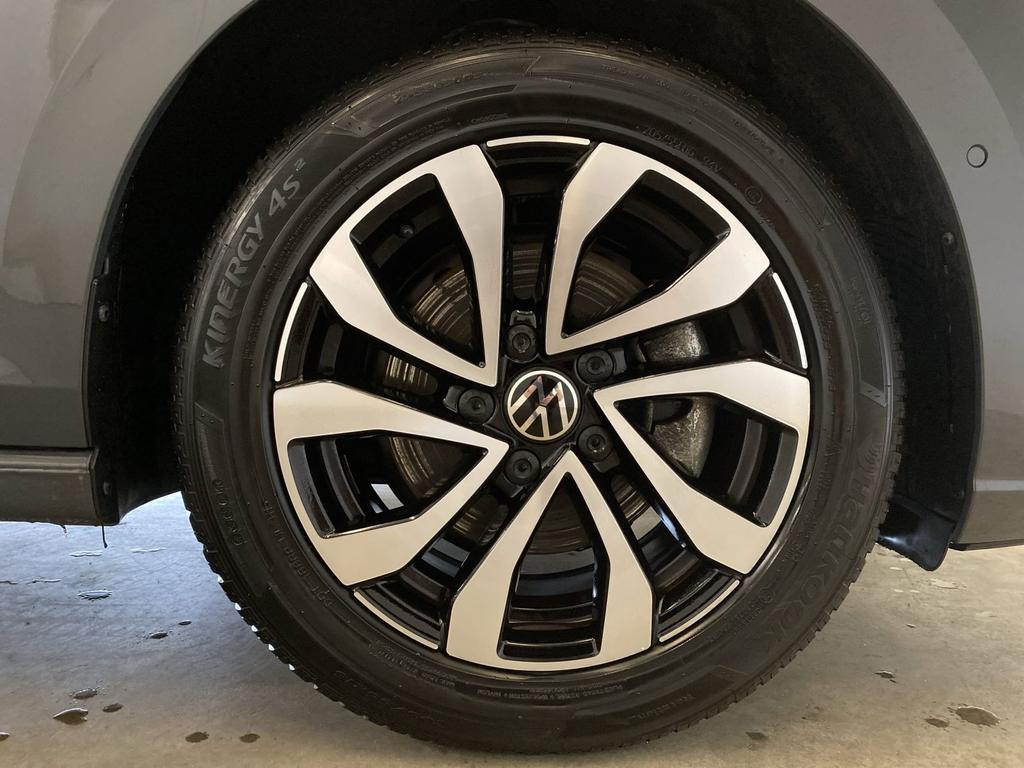 Volkswagen Golf 2023 г. Серый, пробег 47843 км