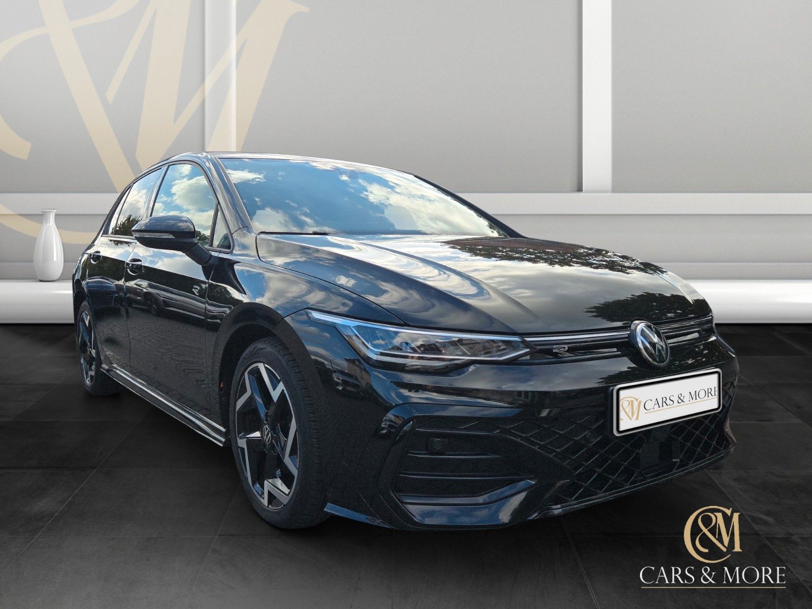 Volkswagen Golf 2025 г. Чёрный, пробег 43000 км