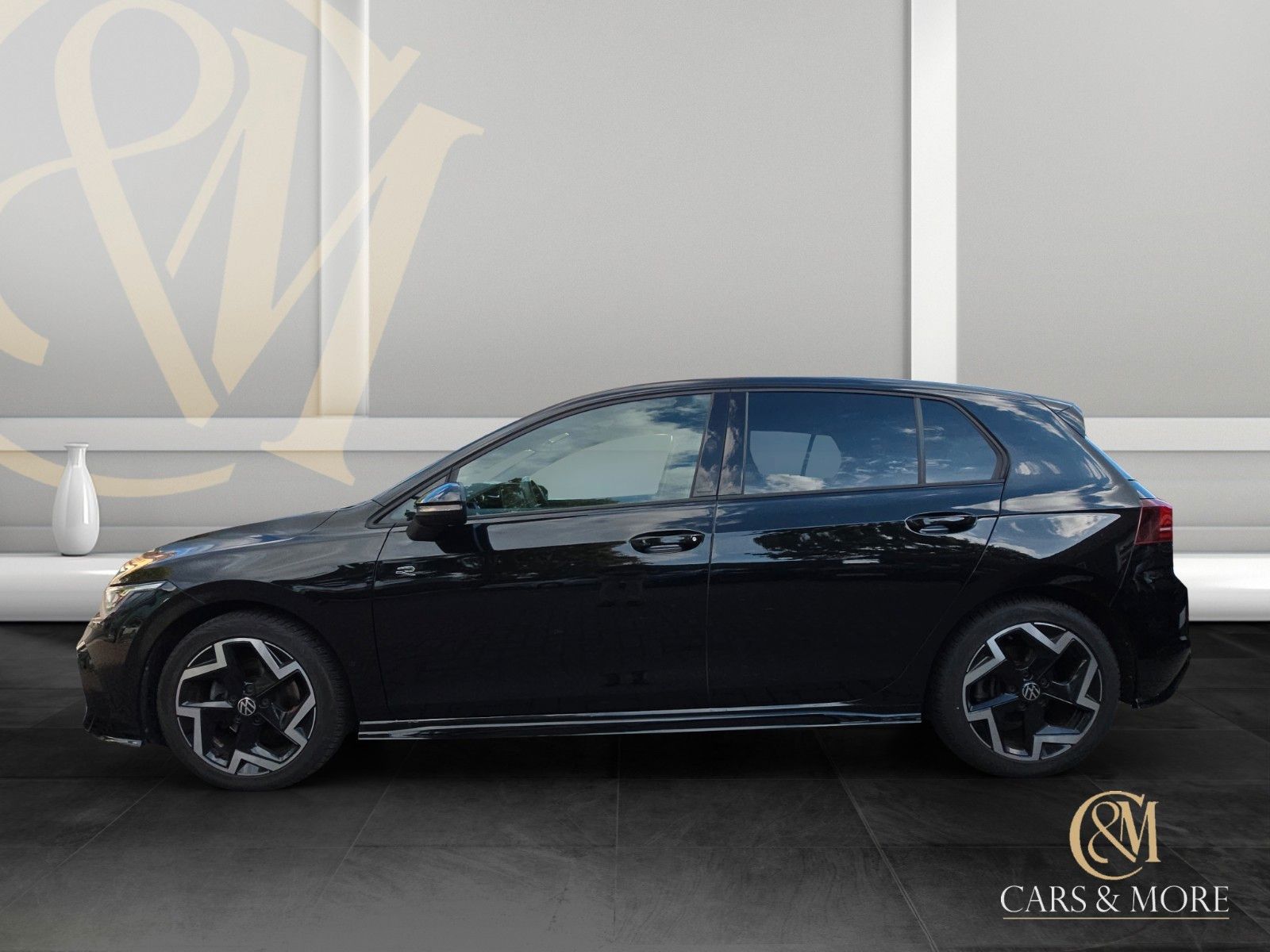 Volkswagen Golf 2025 г. Чёрный, пробег 43000 км