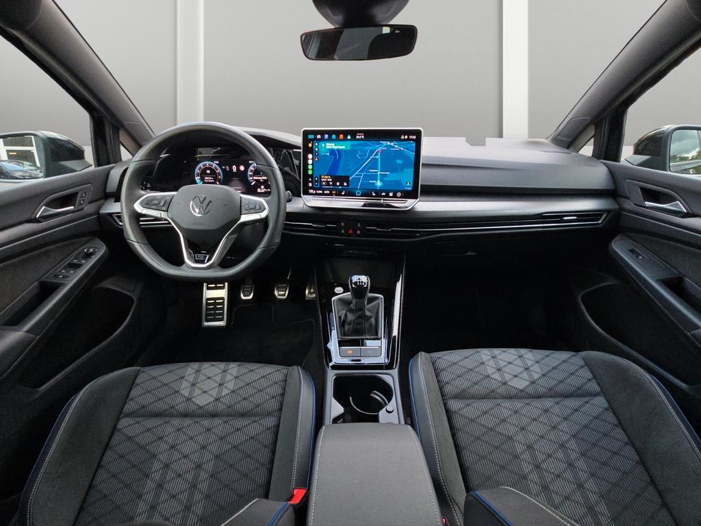 Volkswagen Golf 2025 г. Чёрный, пробег 43000 км