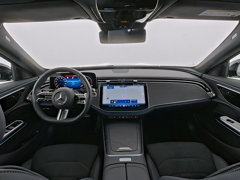 Mercedes-Benz E 220 2025 г. Белый, пробег 23289 км