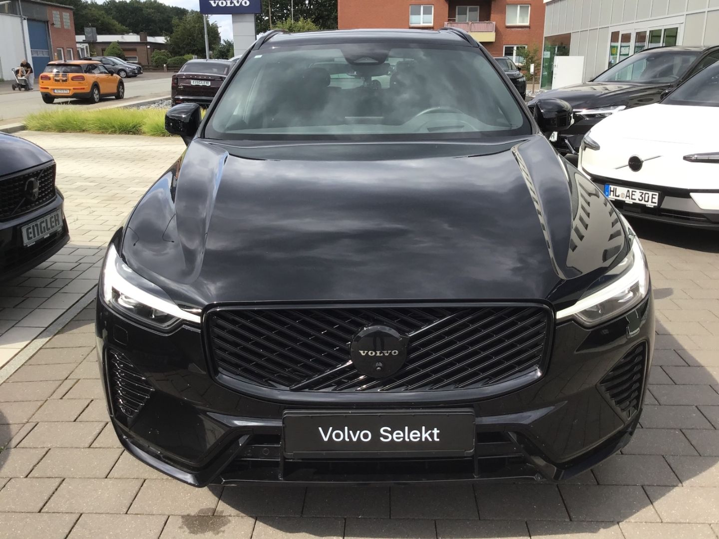 Volvo XC60 2025 г. Чёрный, пробег 19242 км