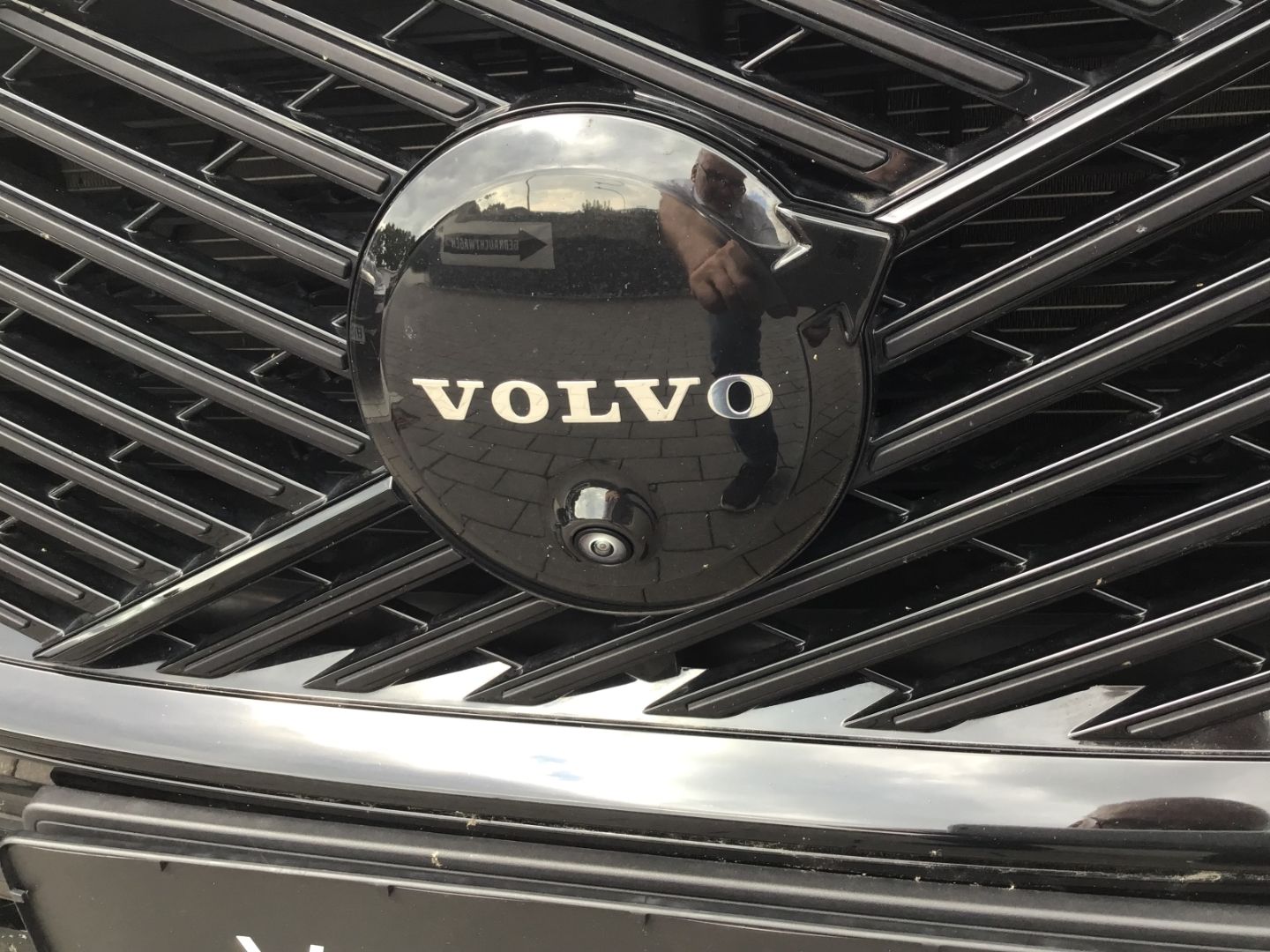 Volvo XC60 2025 г. Чёрный, пробег 19242 км