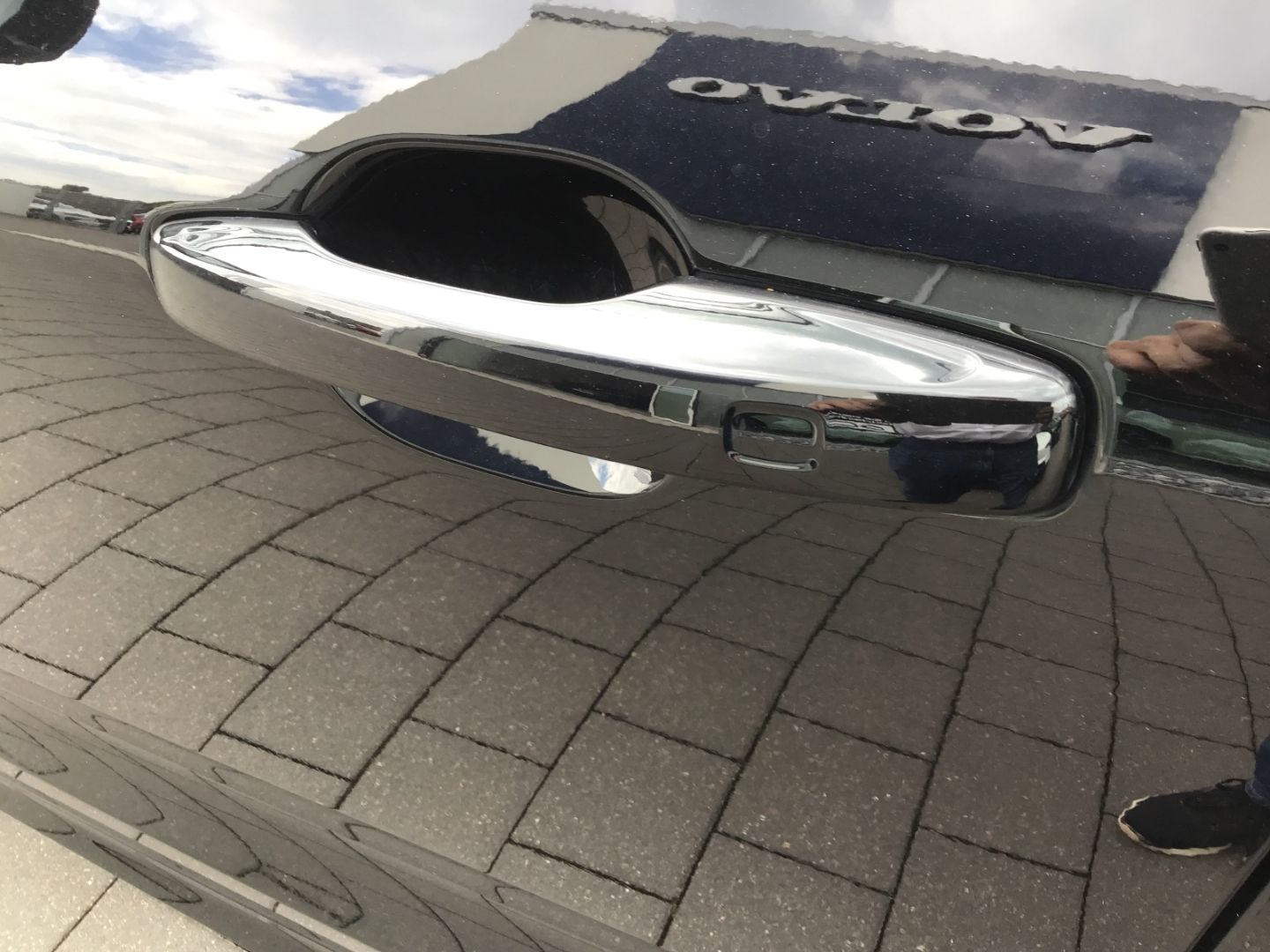 Volvo XC60 2025 г. Чёрный, пробег 19242 км