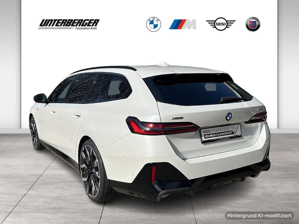 BMW 540 2025 г. Белый, пробег 27900 км
