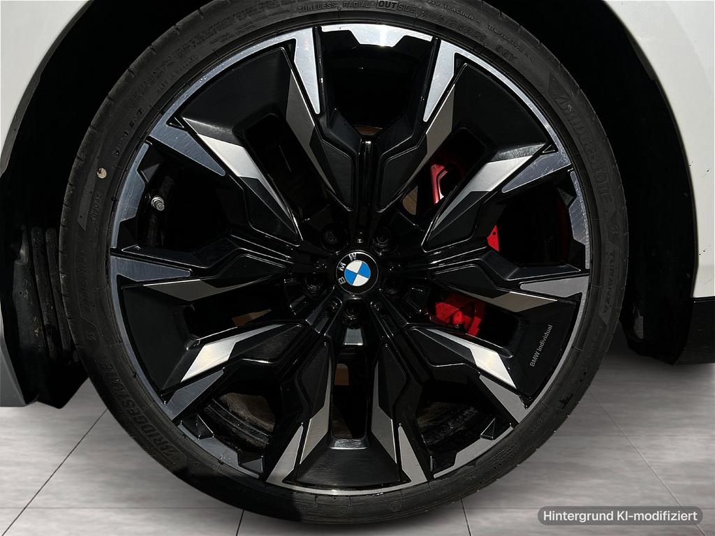 BMW 540 2025 г. Белый, пробег 27900 км