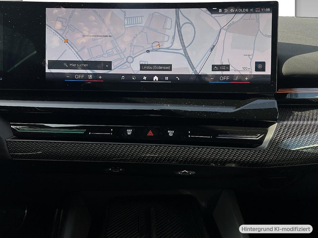 BMW 540 2025 г. Белый, пробег 27900 км