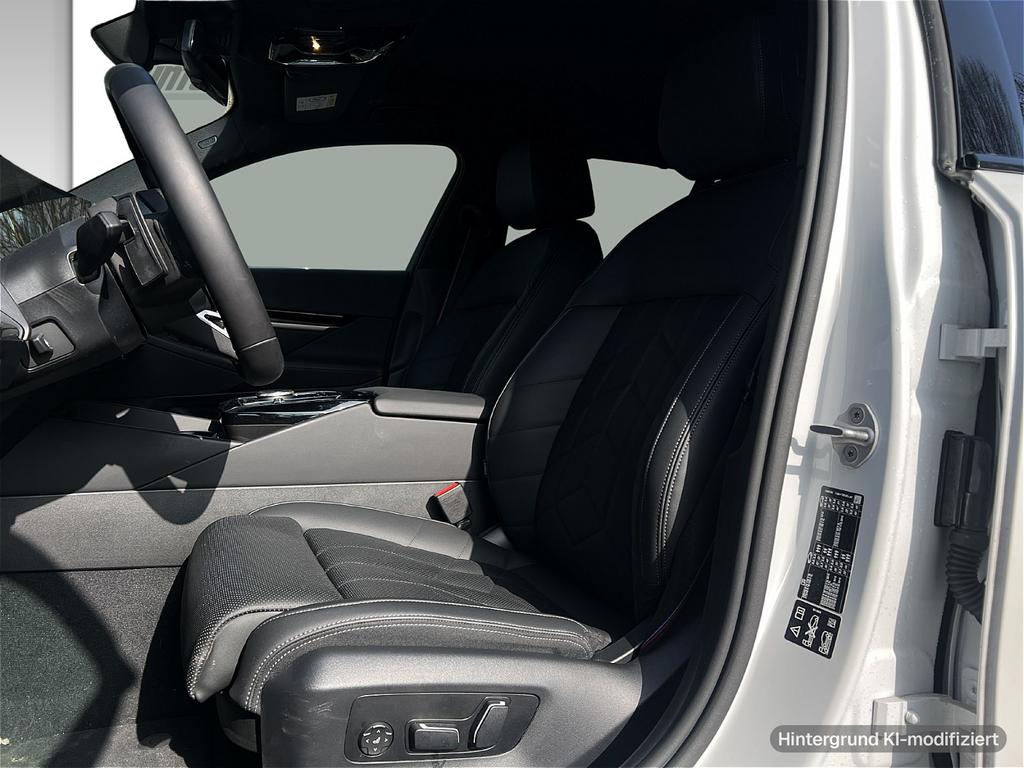 BMW 540 2025 г. Белый, пробег 27900 км