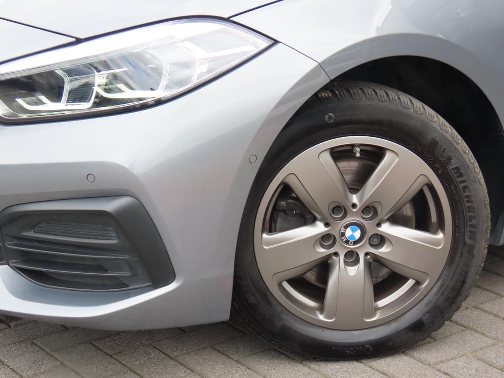 BMW 118 2023 г. Серый, пробег 47038 км