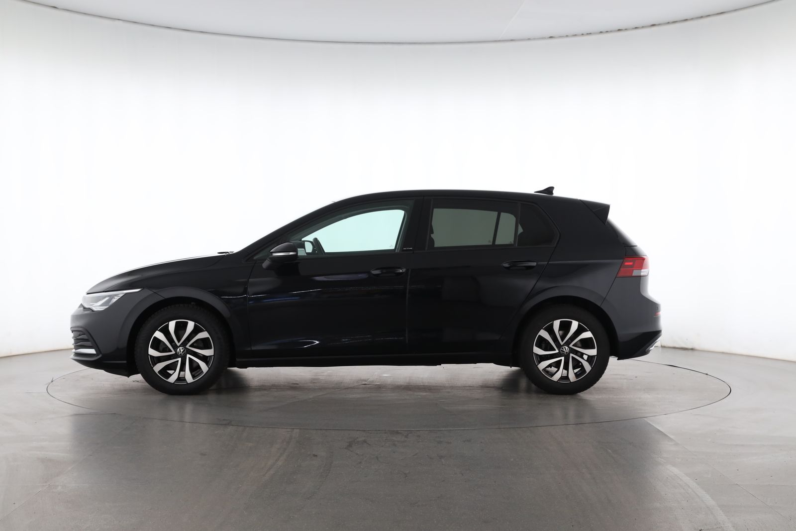 Volkswagen Golf 2021 г. Чёрный, пробег 55587 км