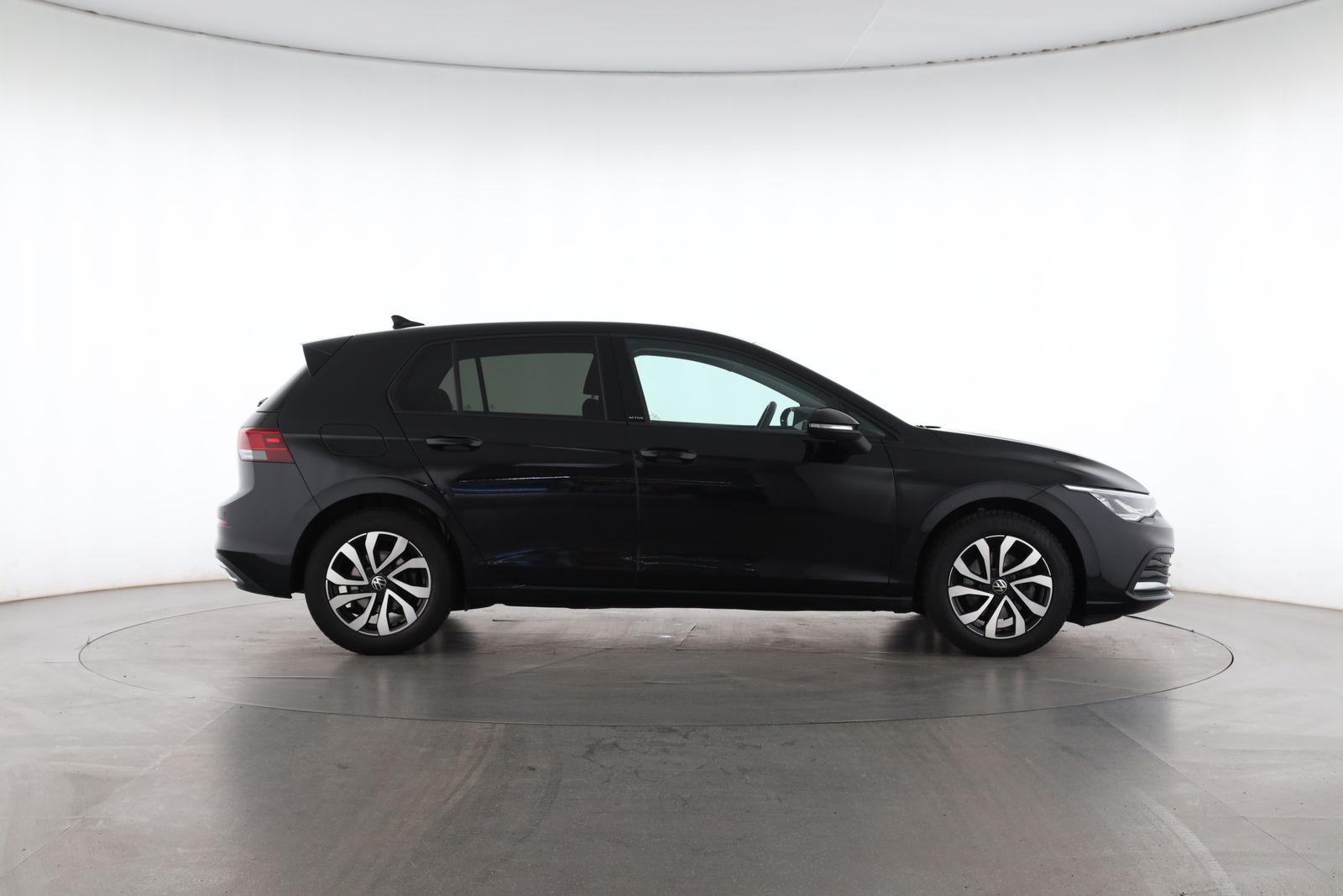 Volkswagen Golf 2021 г. Чёрный, пробег 55587 км