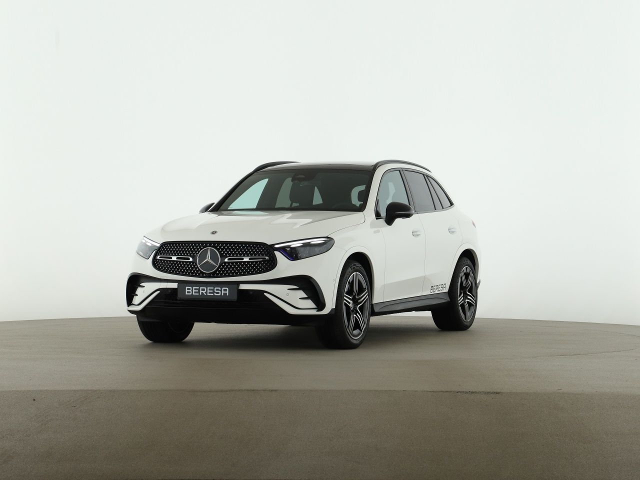 Mercedes-Benz GLC 220 2026 г. Белый, пробег 25175 км