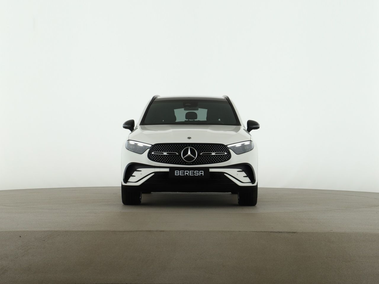 Mercedes-Benz GLC 220 2026 г. Белый, пробег 25175 км