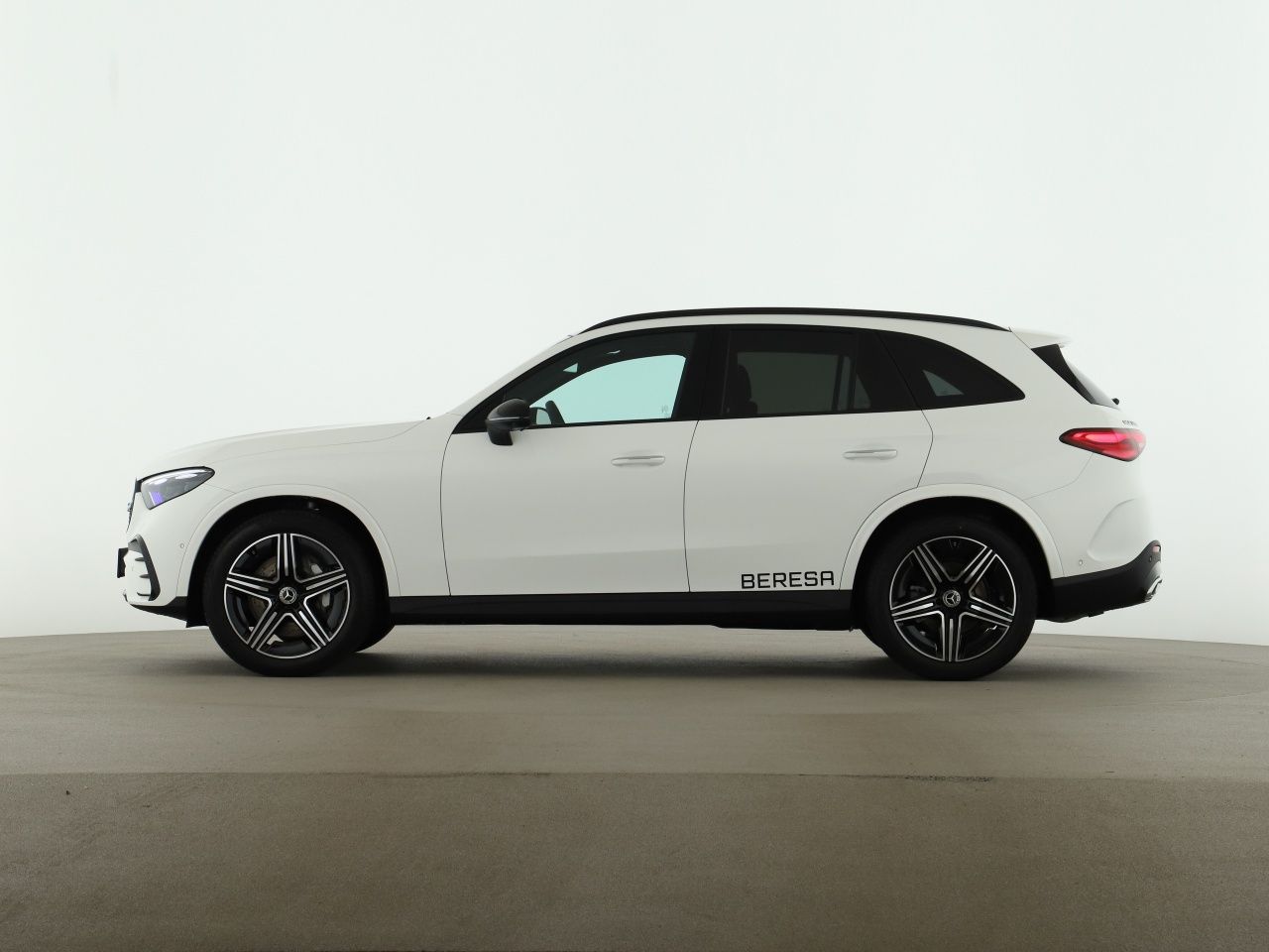 Mercedes-Benz GLC 220 2026 г. Белый, пробег 25175 км