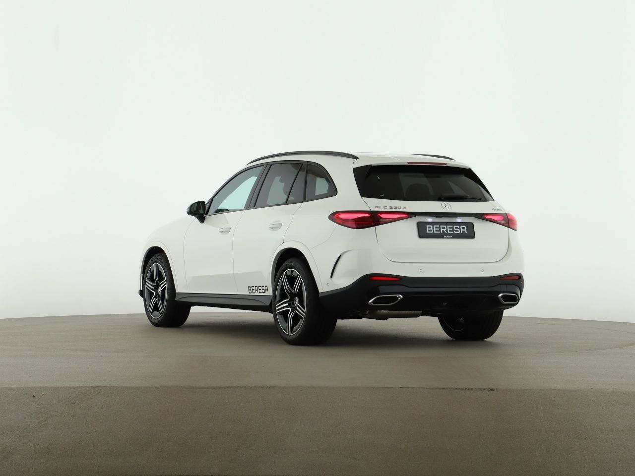 Mercedes-Benz GLC 220 2026 г. Белый, пробег 25175 км