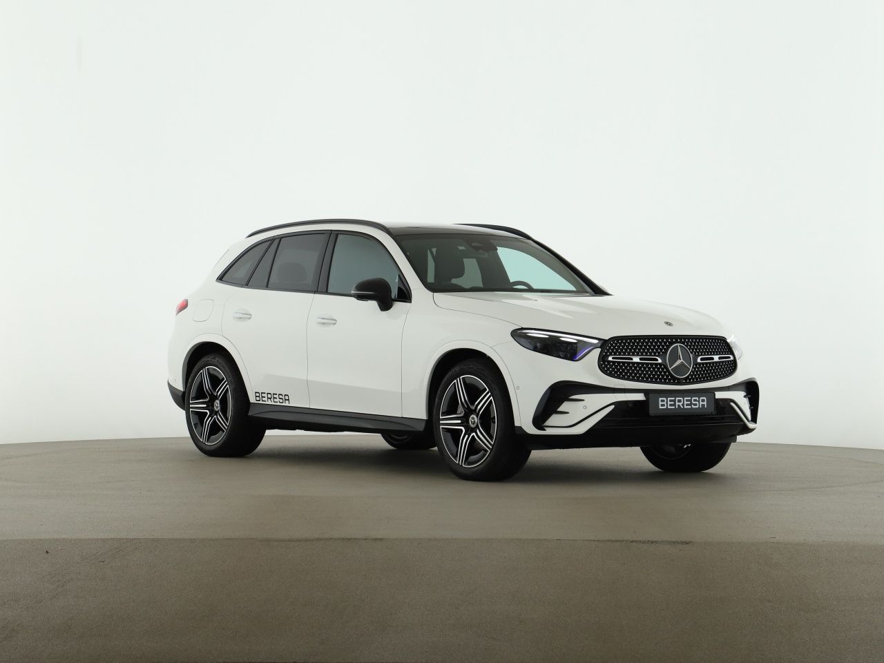 Mercedes-Benz GLC 220 2026 г. Белый, пробег 25175 км