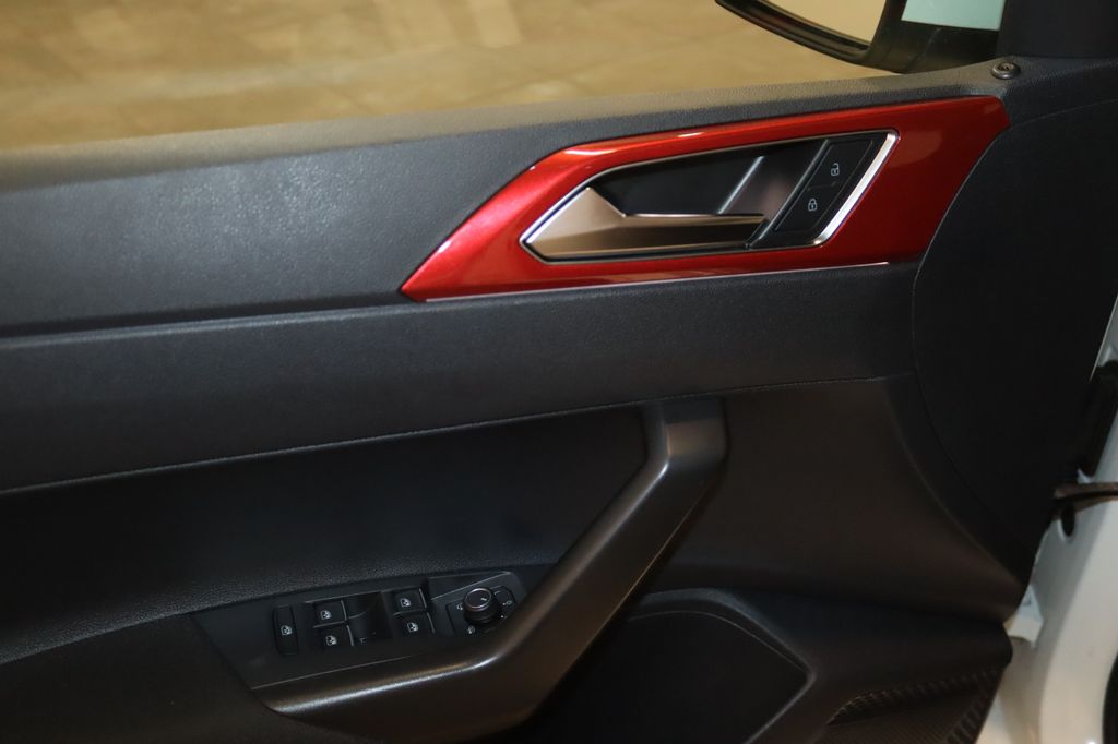 Volkswagen Polo 2022 г. Белый, пробег 39900 км