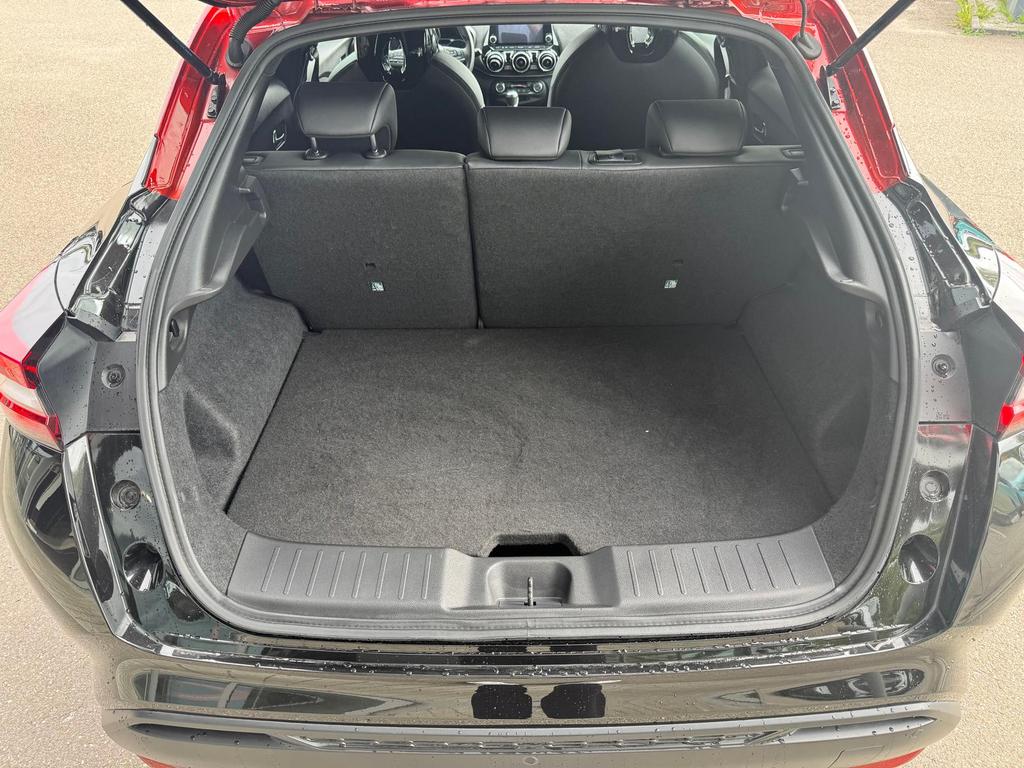 Nissan Juke 2022 г. Чёрный, пробег 37800 км