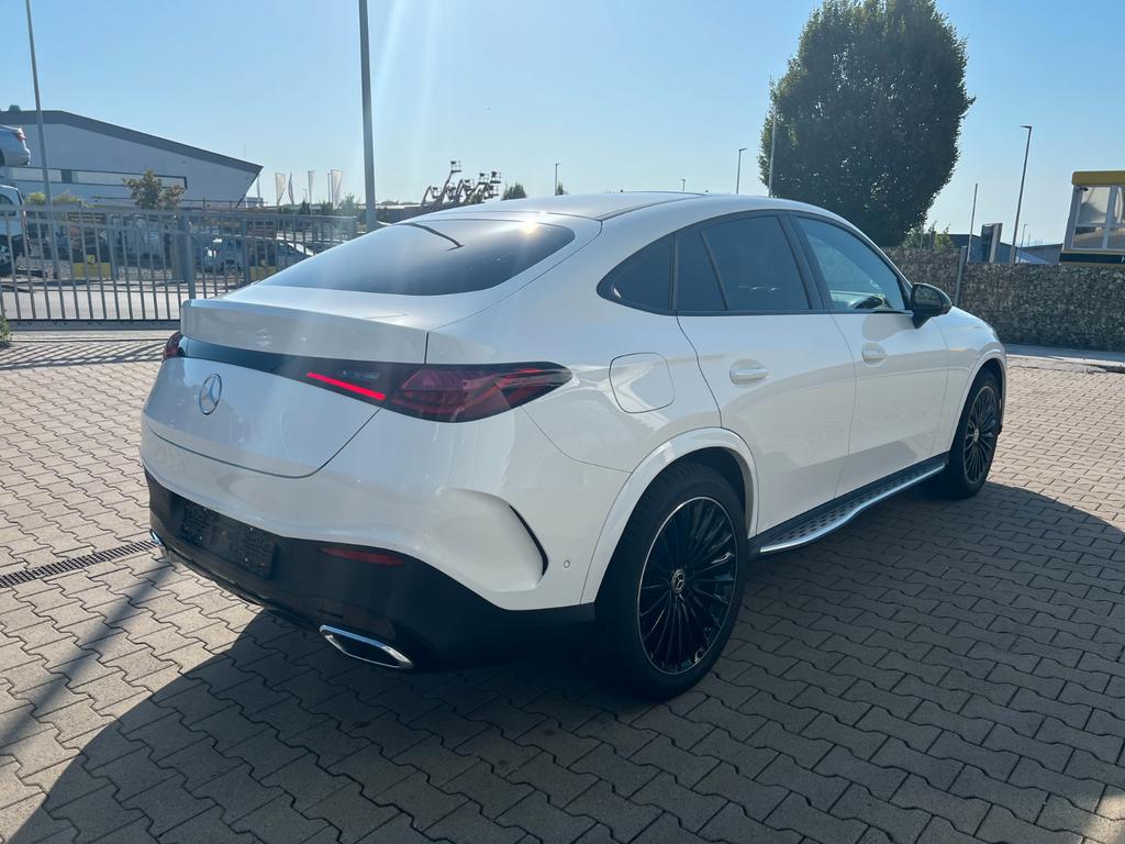 Mercedes-Benz GLC 220 2025 г. Белый, пробег 29100 км