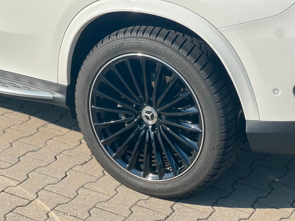 Mercedes-Benz GLC 220 2025 г. Белый, пробег 29100 км