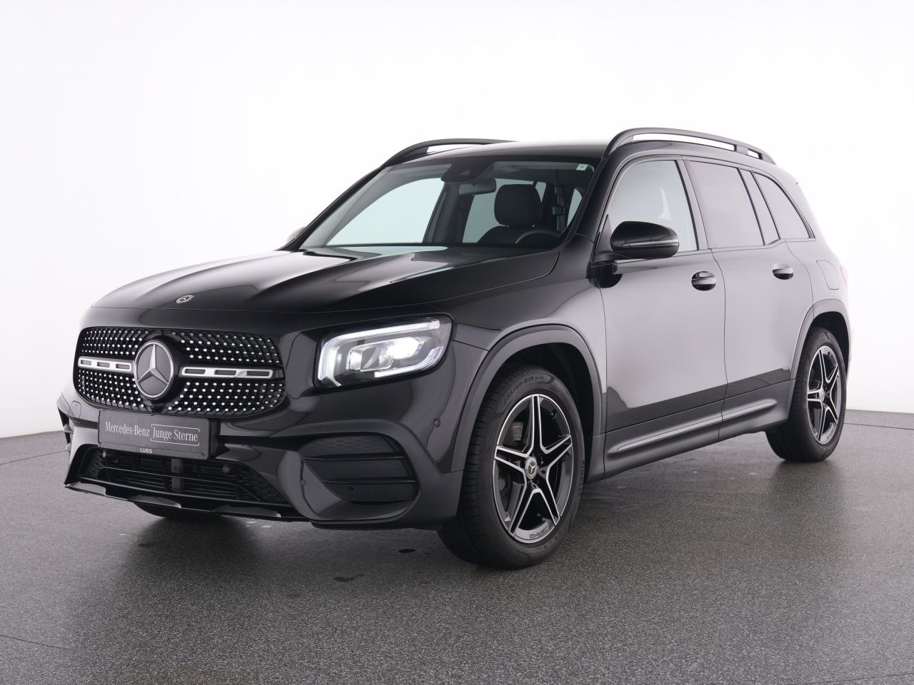 Mercedes-Benz GLB 180 2022 г. Чёрный, пробег 29802 км
