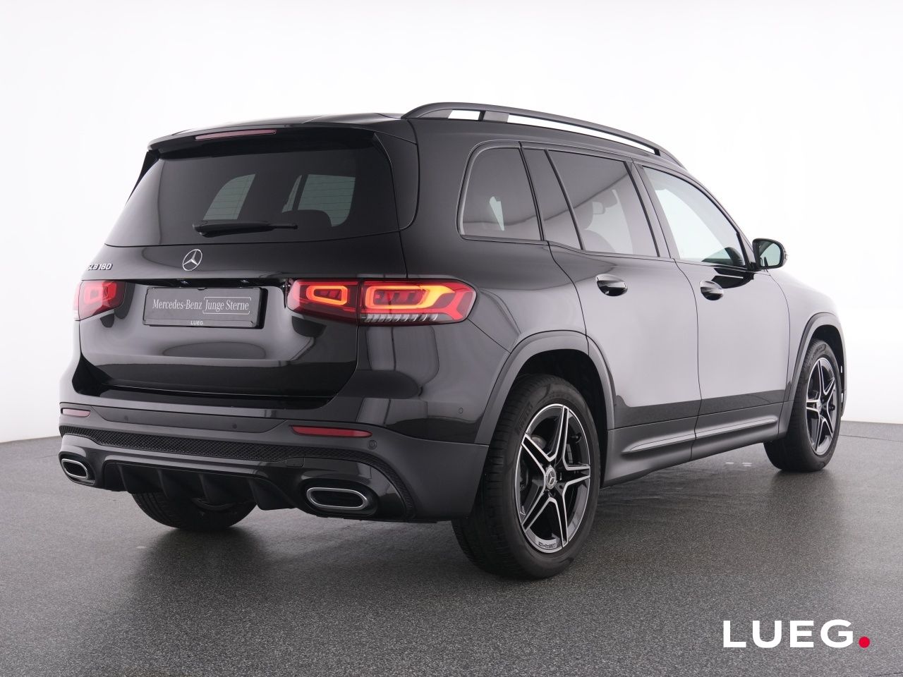 Mercedes-Benz GLB 180 2022 г. Чёрный, пробег 29802 км
