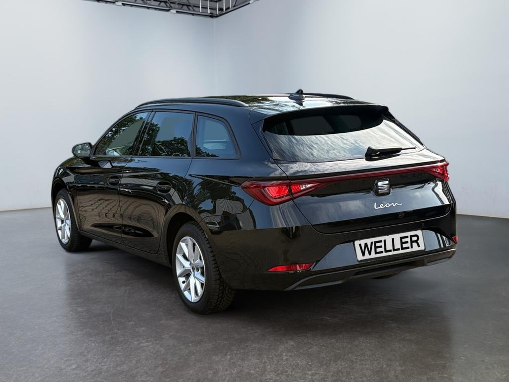 SEAT Leon 2024 г. Чёрный, пробег 37000 км