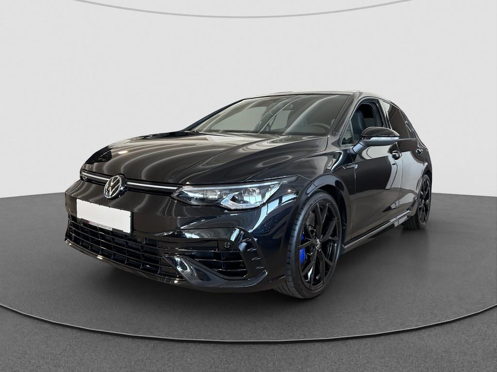 Volkswagen Golf 2023 г. Чёрный, пробег 44730 км