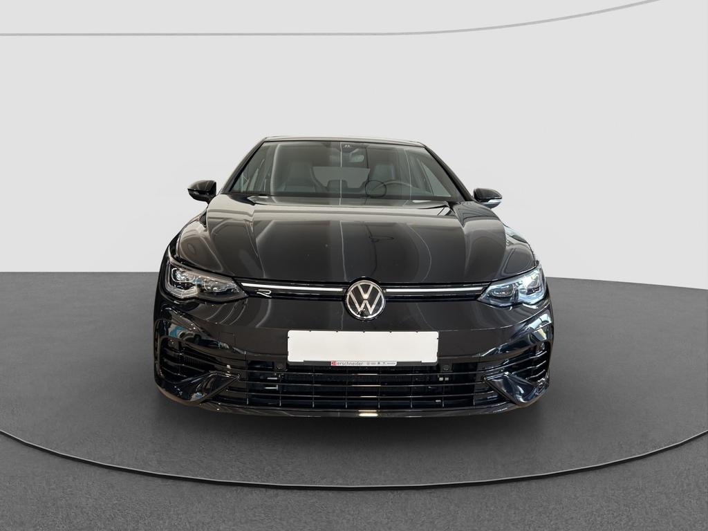 Volkswagen Golf 2023 г. Чёрный, пробег 44730 км