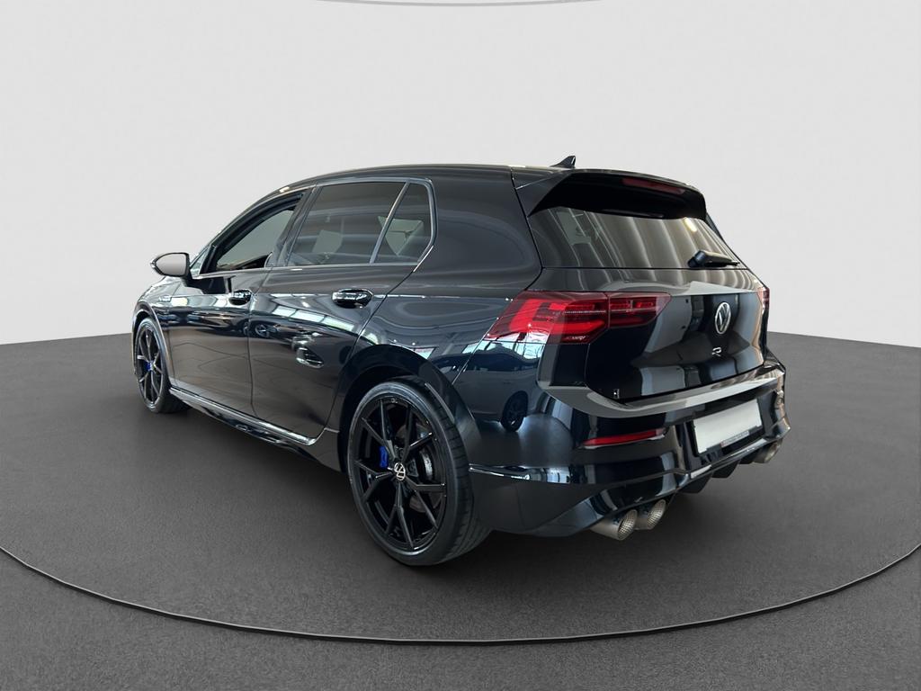 Volkswagen Golf 2023 г. Чёрный, пробег 44730 км