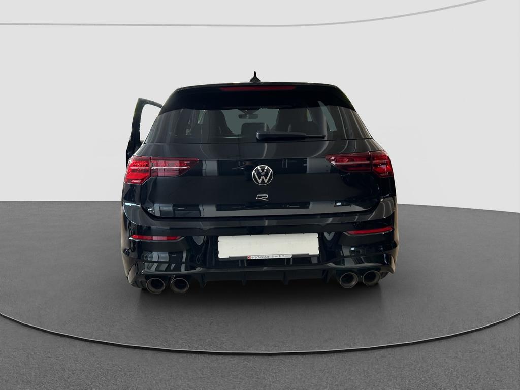 Volkswagen Golf 2023 г. Чёрный, пробег 44730 км