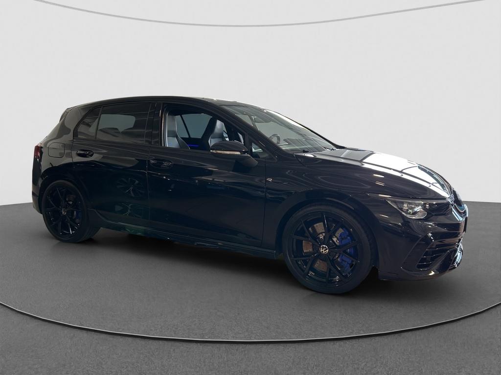 Volkswagen Golf 2023 г. Чёрный, пробег 44730 км