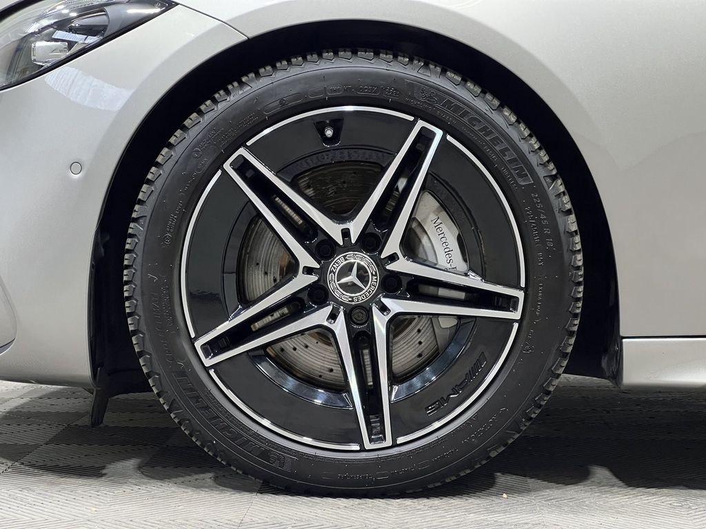 Mercedes-Benz C 300 2024 г. Серебристый, пробег 29980 км