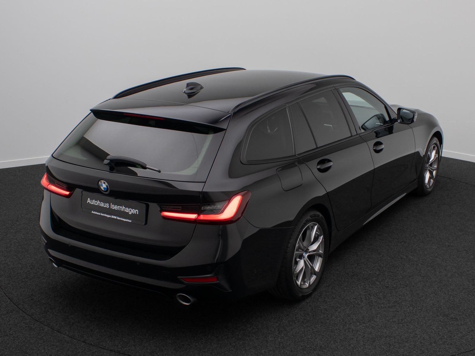 BMW 320 2022 г. Чёрный, пробег 36987 км