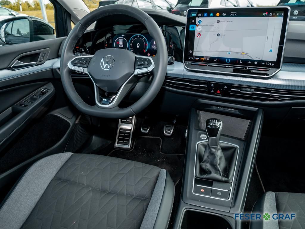 Volkswagen Golf 2025 г. Серый, пробег 26567 км