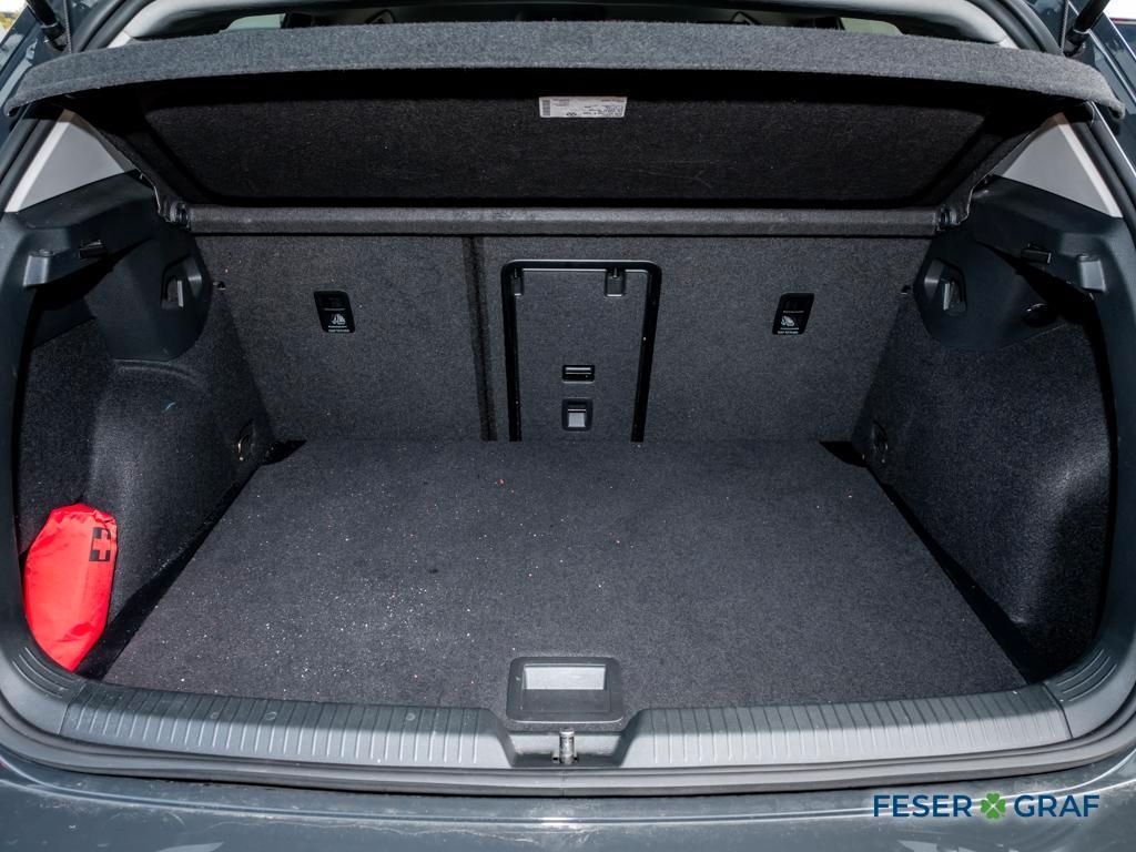 Volkswagen Golf 2025 г. Серый, пробег 26567 км